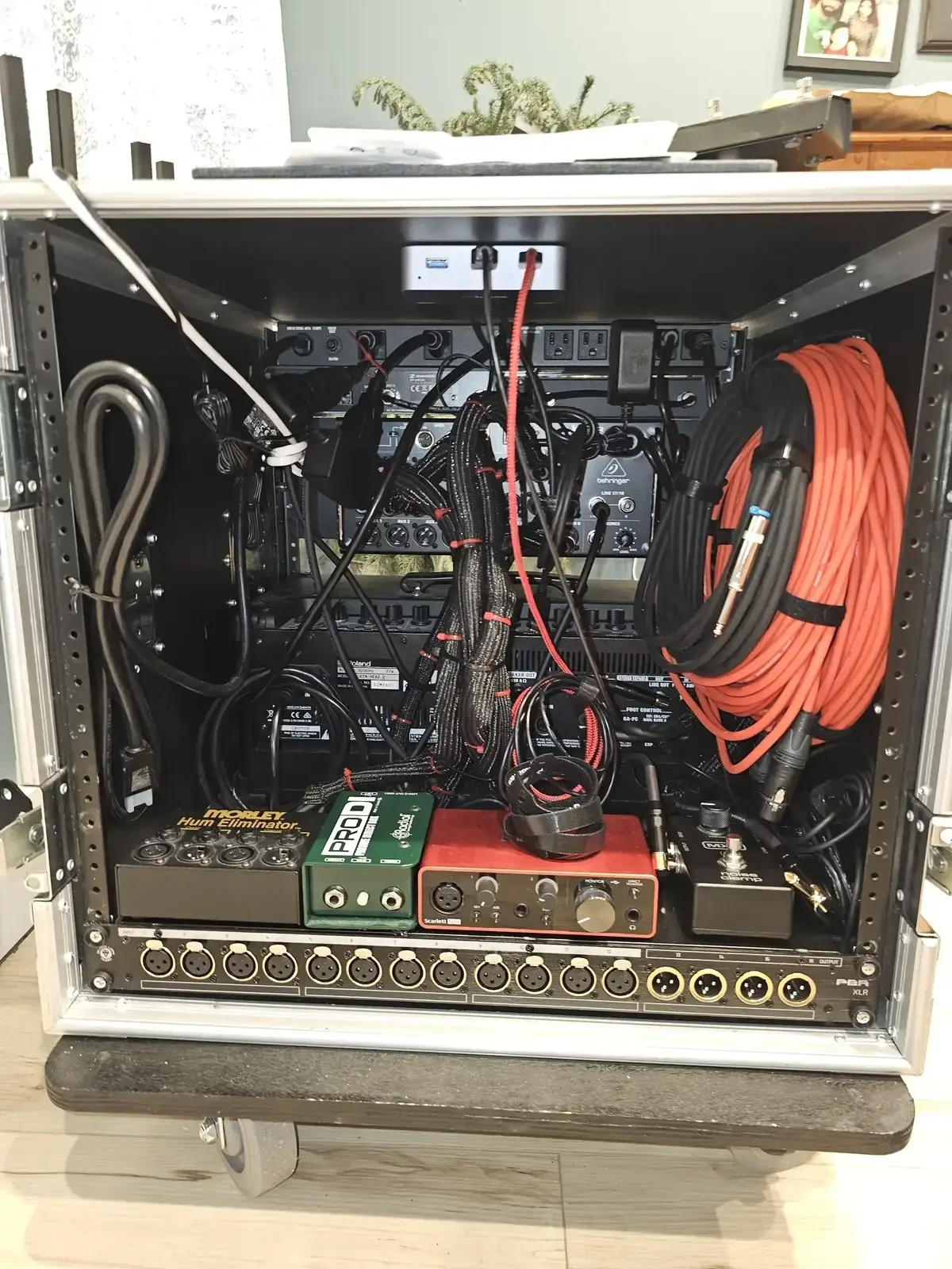 Open rack case interior